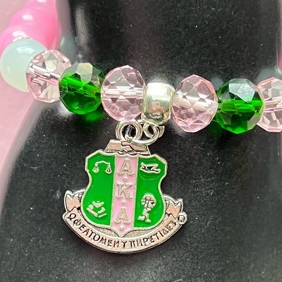 Alpha Kappa Alpha Bling Natural Agate Shield Charm Bracelet - Picture 5 of 7